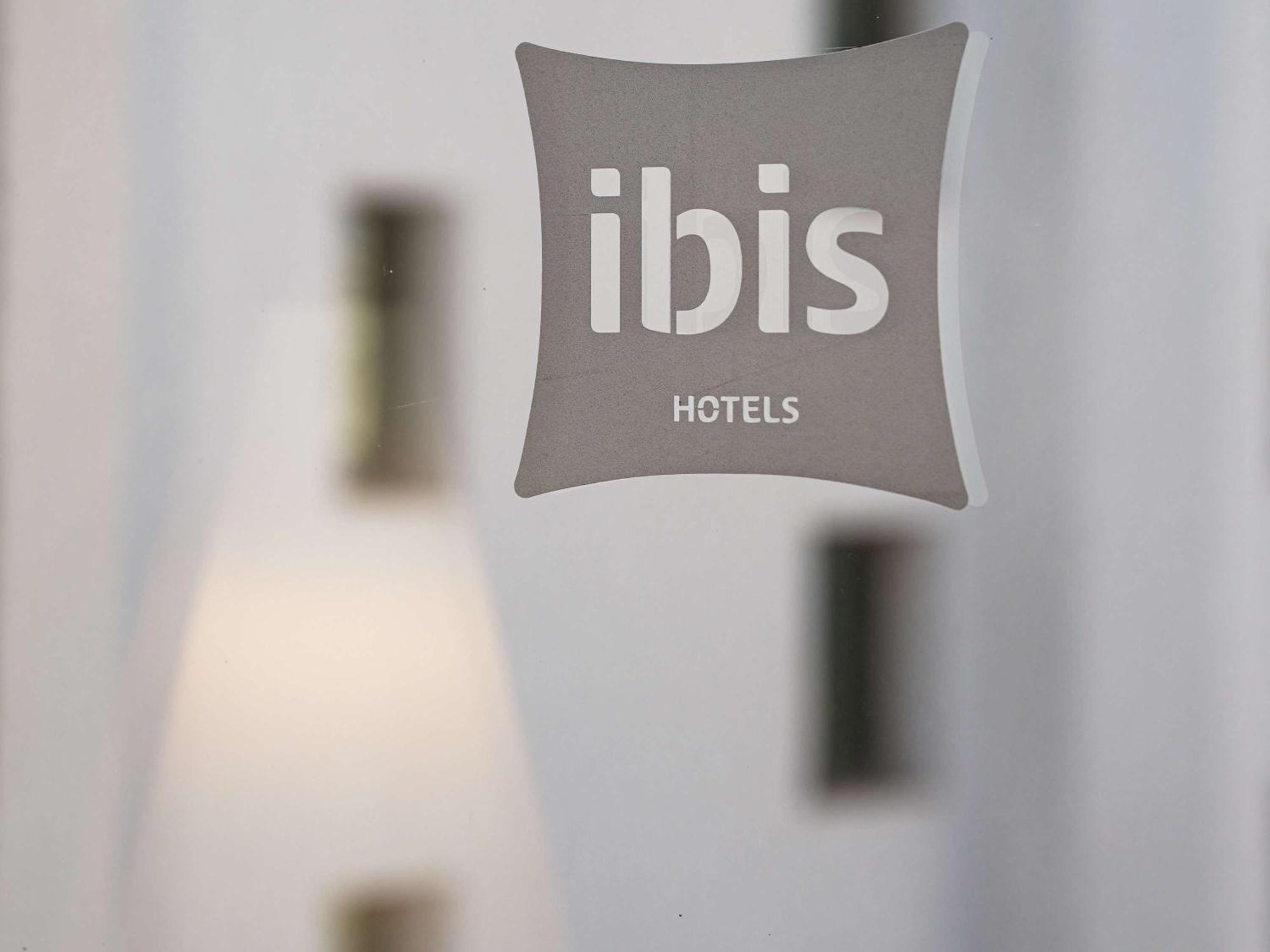 Отель Ibis Сфакс Экстерьер фото